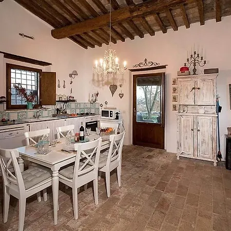 In Sleeps 4 Includes Swimming Pool 8 Apartamento